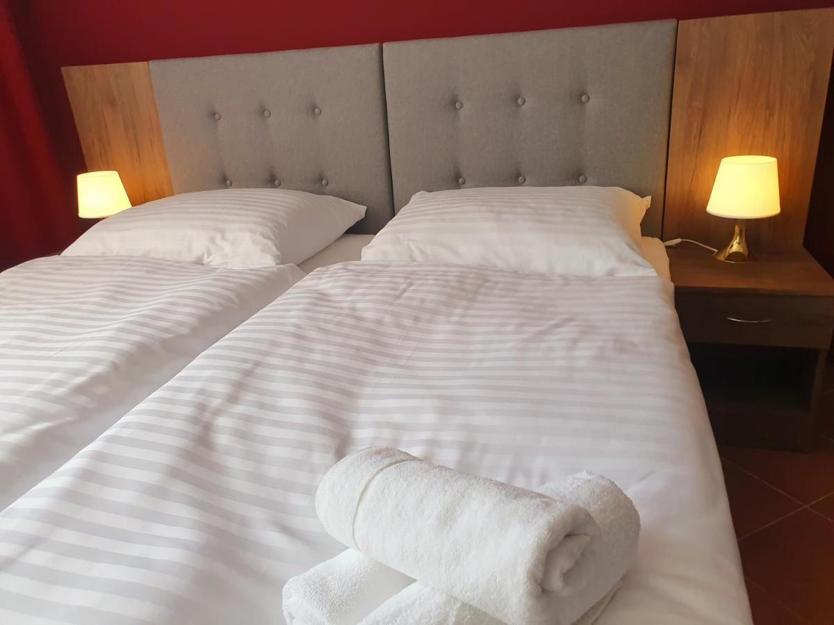 Lux Resort Kraśnik Екстериор снимка