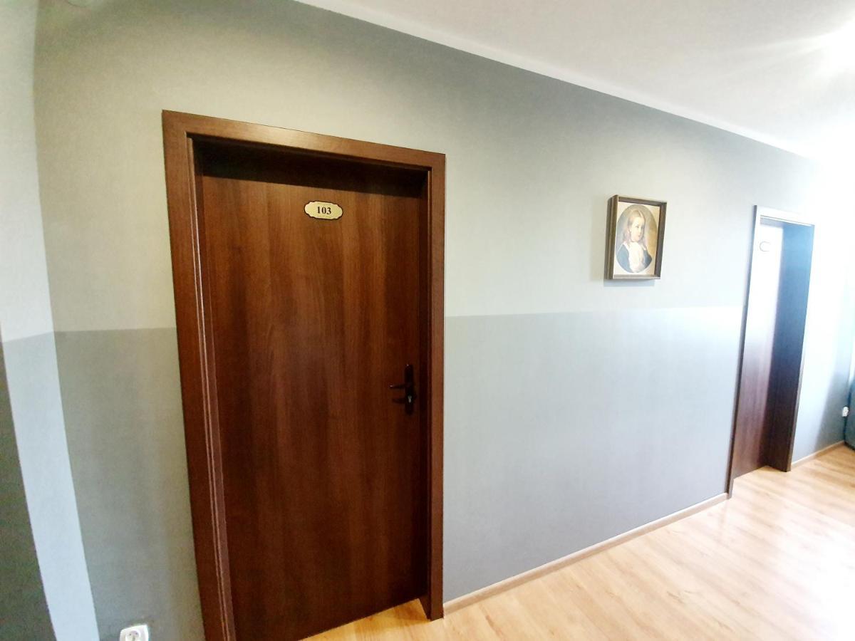 Lux Resort Kraśnik Екстериор снимка